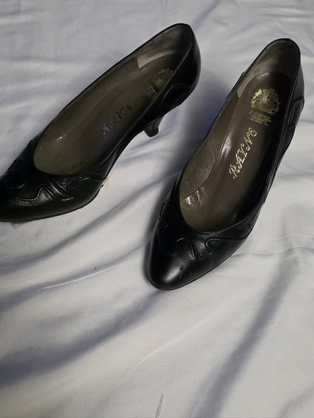 Vintage Rayne Black Leather Pumps Royal Warrant Made in England UK 4B US 6-6.5